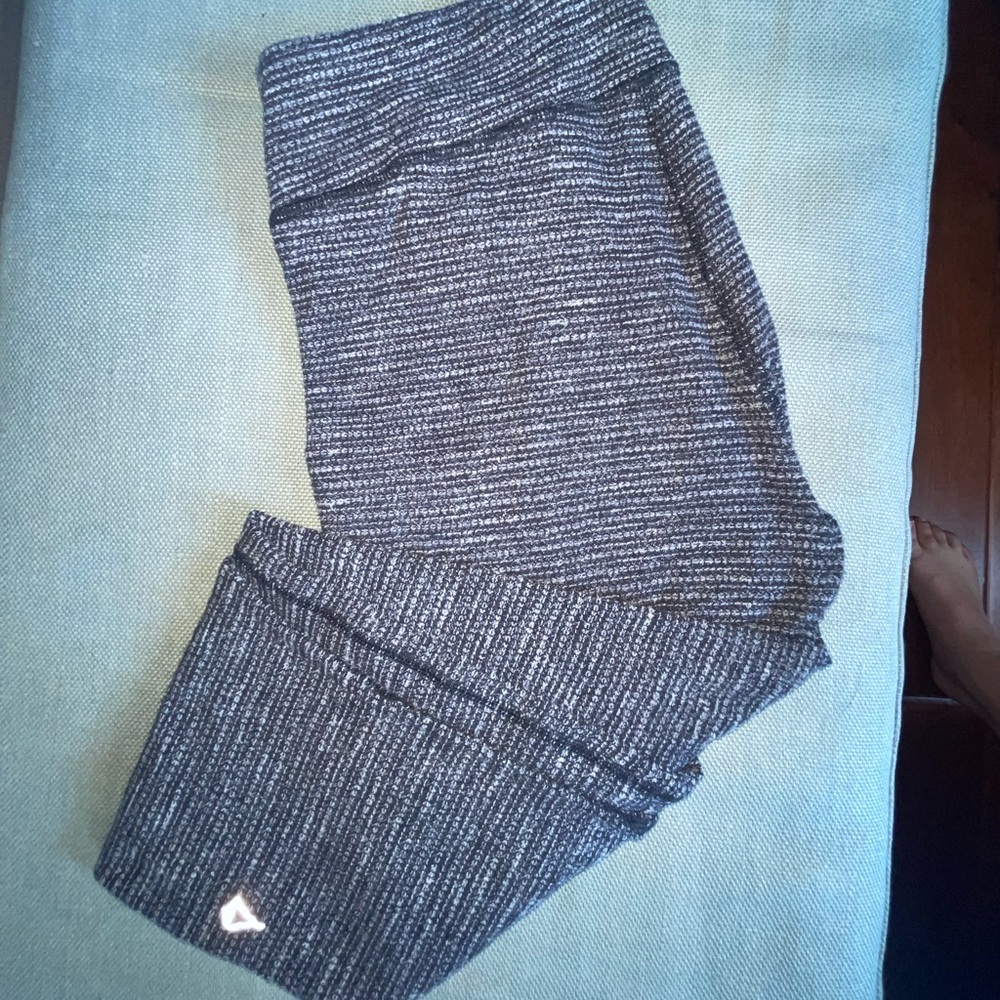 Lululemon Ivivva leggings